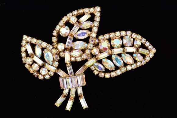 Unbranded Jewelry - Vintage Crystal Leaf Pin Brooch Aurora Borealis Rhinestone Baguette Gold BinAL